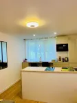 Attractive renovated apartment including secure covered parking, 10 min from Paris