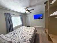 Madeira Beach1 Waterfront & 2-3 minutes' Walk to the Beach