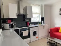 Modern 2 Bedroom Flat in Robert st Swansea Hotels in 