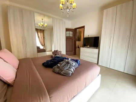 KimRay Boutique Apartment! Jacuzzi Tub - BBQ Terrace Отели в г. Marsaskala