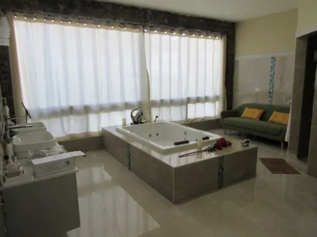 Bamboo Villa- Luxury Ocean and Mountain View Villa with Infinity Pool Отели в г. Nata