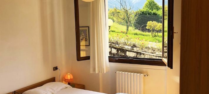 Directly on the lake Hotels in Idro