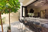 Charming 4-bedroom house with AC and WiFi in delightful La Crucecita Huatulco