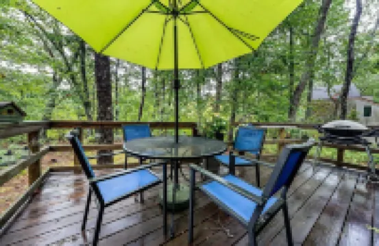 Welcome to Wellfleet! Classically Modern, Woodsy and Serene.