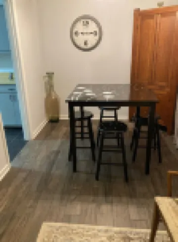 Home Walking/Biking Distance to Downtown and Beach and Gulf Islands National Sea