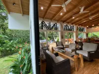 SAMARA - Stunning 2 bedroom House 15 min from the Beach.