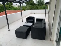 Villa Moderne de 2000m2 Avec Grande Piscine Chauffée Sécurisée Pour les Enfants Hotels in Saly Portudal