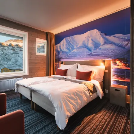 Svalbard Hotell | Polfareren