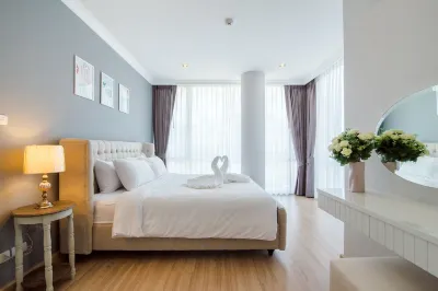 Family-Friendly 3BR Suite Free Water Park Walk to Beach & Cicada Night Market