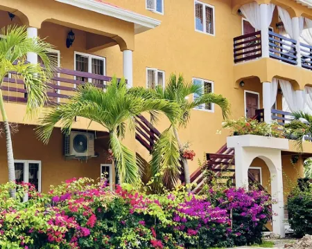 Eden Villas コリンスのホテル