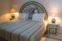 Tranquil and Relaxing Beachfront Condo with Exceptional Views!