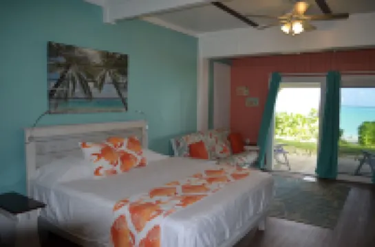Beachfront large one bedroom studio, adjoining studio can be added to make 2/2. Hotels in 