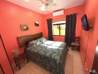 Large Central Condo Walk to Beach and Restaurants