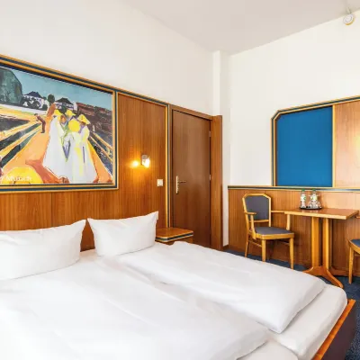 Hotel Und Rasthof Avus Các khách sạn gần Địa điểm tổ chức sự kiện Felda Perdana Grand Ballroom