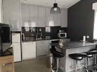 1 Bedroom Apartment in Fresnes Hoteles en Fresnes