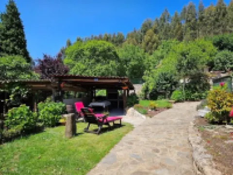 A Casa dos Avós - House with swimming pool, barbecue in the middle of nature in A Coruña. Hotels in Comarca de Betanzos