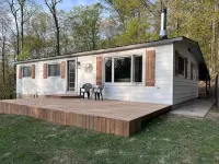 Home/Cottage in Katrine/Entire home in Katrine, Canada Hotels in Armour