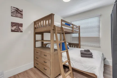 Stunning Modern Oasis in Tampa with Pool - Just 5 Minutes from Airport!