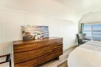 Beautifully renovated 4 bedroom beach front home! w/stairsto beach   Pets-ok!