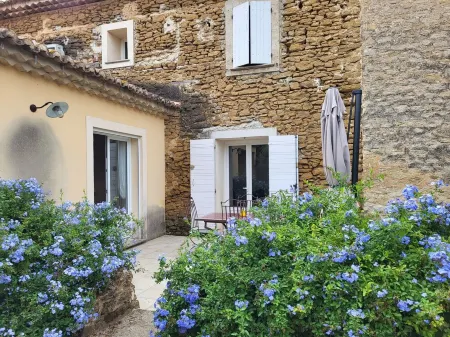 Gîte de Léa: Mas in stone near Mont ventoux, Dentelles montmirail Отели в г. 'Воклюз