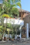 Villa Sophie 3BR/3BA, Beach Front Terrace, Heated Pool, Parking.