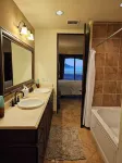 Luxury One Bedroom Condo Steps away from the sea of Cortez.Private and Secure.
