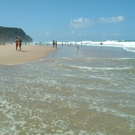 450 meters to the beach, Private gardens,Praia das Maçãs