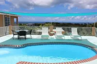 Cheerful Home with Gorgeous Ocean Views and Pool - 수영장