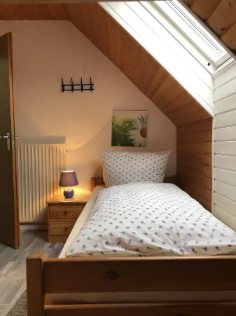 Very nice camp, close to a large playground, swimming pool, sight-seeing dog station