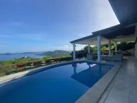 Hillside Treasure 4 BR 3.5 Bath Amazing Views of Playa Hermosa