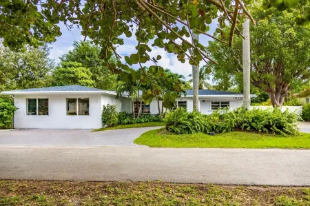 Casa Spur/8BR Villa/Miami Mini Resort w/ Pool+