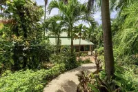 Spacious beautiful Apartment, with pool in Tamarindo, only steps from the beach.