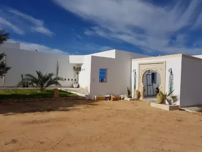 Grande Maison Meublée à Louer/6 Suites/piscine/grand Jardin /grande Capacité Hotels in 