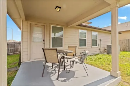 Gorgeous 5-bedroom home near Randolph AFB