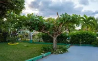 Cosy, Peaceful Villa located 5 minutes from Ocho Rios.