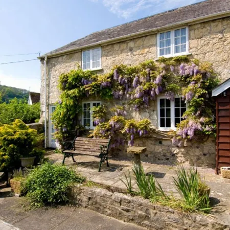 Sunbeam Cottage nestling in the heart of Branscombe village with a parking space