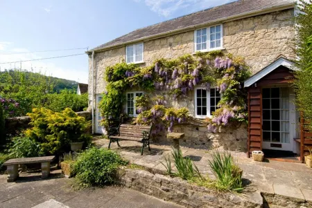 Sunbeam Cottage nestling in the heart of Branscombe village with a parking space