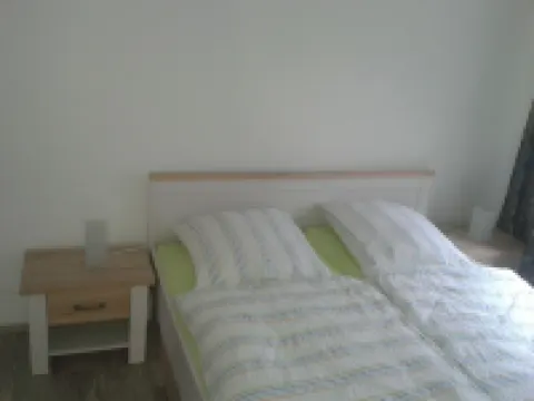 Renovated family-friendly 3 star ground floor apartment near the beach