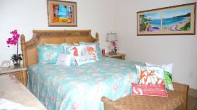 Prime Oceanfront, Remodeled St. Thomas 2BR/2BA Condo-Poolside, W/D, & Dining