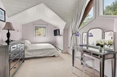 Aspen Paradise! Relax & entertain indoors and outdoors in comfort and serenity. Hotels near Aspen-Pitkin County Airport