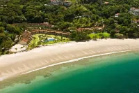 Beachfront Palms Villa on Flamingo Beach - PRIVATE Home at 5 Star Resort!