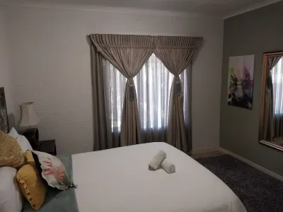 Tranquil space, near shopping complex and Mediclinic