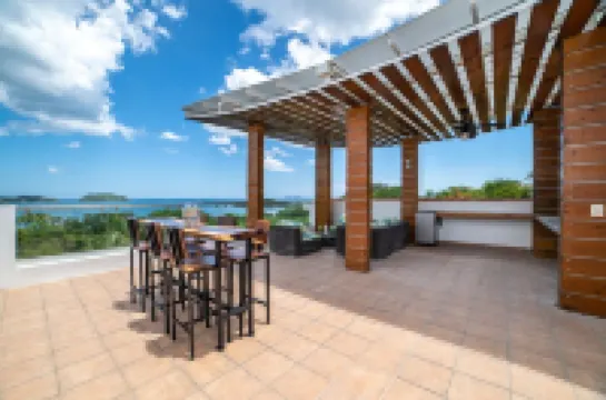 Oceanview 4BR Villa, Great Sunsets, Tranquil Beaches, Dining Nearby, Concierge