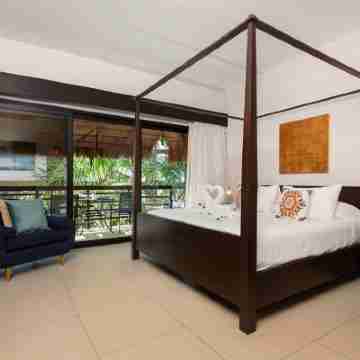 Aldea Thai PH with HUGE rooftop terrace, private plunge pool! Updated & Unique! Rooms