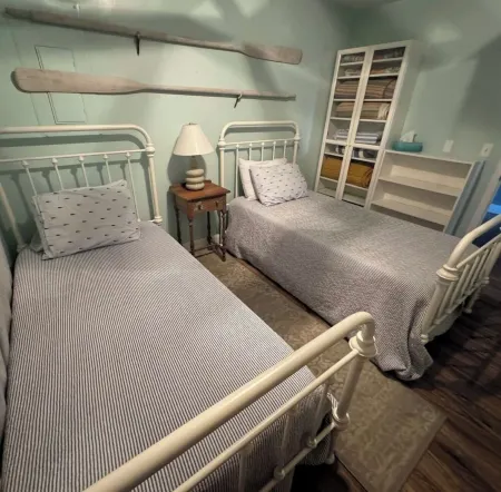 Northern Retreat in the Heart of Indian River! Отели рядом с достопримечательностью «Заказник Хилднер-Бирс»