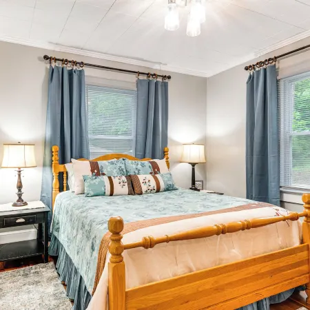3 Mi to Dtwn! Forest City Haven w/ Furnished Patio