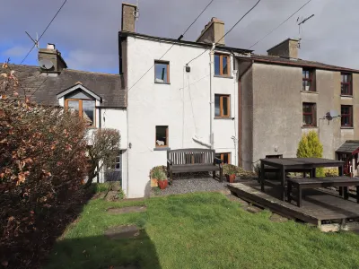 Puddle Duck Cottage Hotels near Lakes Aquarium