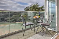 The Tower, 5 Corisande Manor Hotel a Crantock
