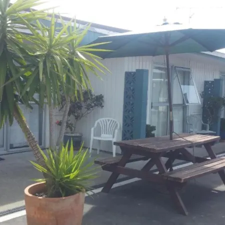 Raymar Motor Inn