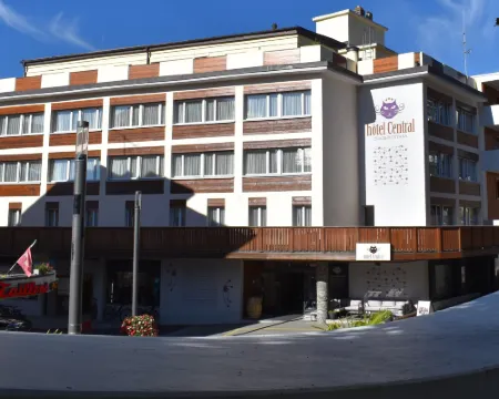Hotel Central, Spa & Lounge Bar ランスのホテル
